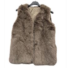 Gilet sans manches en fausse fourrure de coupe droite et encolure en V