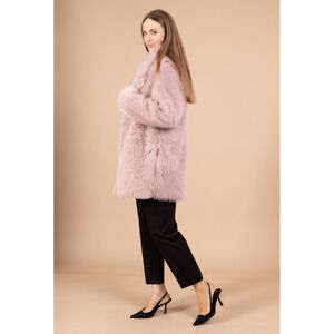 Manteau en fausse fourrure avec poches discrètes intégrées sur les côtés