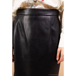 Jupe crayon en simili cuir noir à taille haute et fermeture zippée au dos