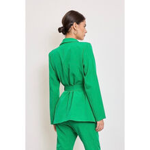 Veste de tailleur à col châle avec une ceinture à nouer à la taille