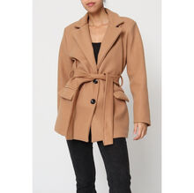Manteau court ceinturé à la taille avec col à revers et boutons sur l'avant