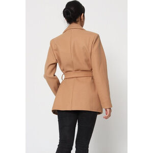 Manteau court ceinturé à la taille avec col à revers et boutons sur l'avant