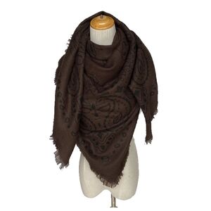 Écharpe en viscose et laine à motif façon paisley et bords effilochés