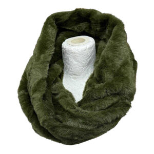 Snood croisé sur le devant en fausse fourrure - 12 pièces