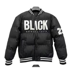 Blouson bomber matelassée "BLACK NEWCITY 1973" et bords-côtes rayés
