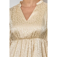 Robe fluide à imprimé léopard avec décolleté en V et volants