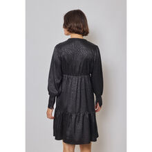 Robe fluide à imprimé léopard avec décolleté en V et volants