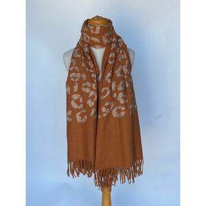 Écharpe épaisse à motif léopard parsemée de strass scintillant