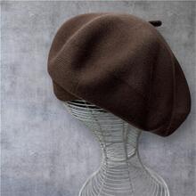 Beret réalisé dans une matière douce au touché cachemire  - 12 pièces