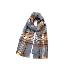 Écharpe bleu ciel imprimée d'un motif carreaux écossais