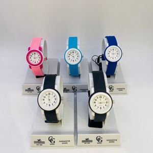 Montre enfant quartz sur bracelet en silicone coloris MIX