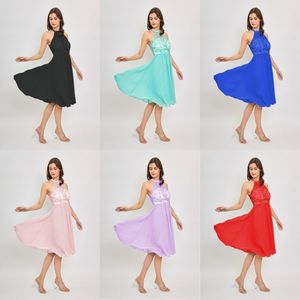 Robe évasée col ras du cou à dentelle fleurie sur corsage