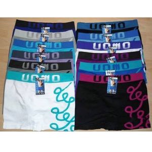 Boxer homme avec un motif gribouillis contrastés le côté