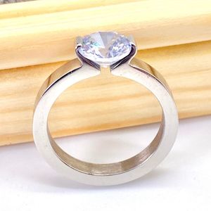 Grossiste de bague solitaire faite en acier inoxydable avec