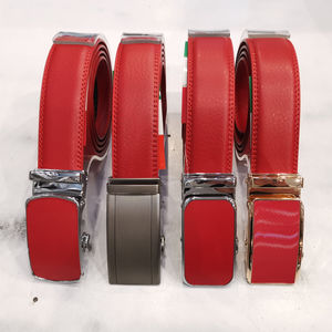Ceinture automatique sans trous avec croûte de cuir en rouge