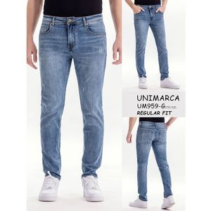 Jean homme à effet délavé usé d'une coupe regular en coton