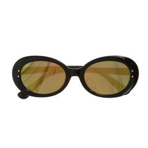 Lunettes de soleil monture noire de forme ovale