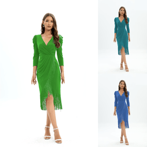 Robe de soirée avec manches longues et finition frangée sur l'ourlet