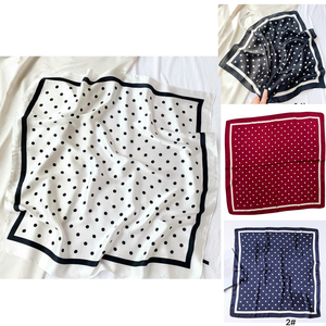 Foulard carré au toucher soie avec motif à pois charmant - 3 pièces