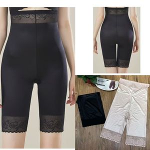 Shorty gainant Ancona taille haute avec une bordure en dentelle