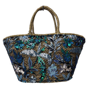 Sac de plage en paille orné de sequins aux motifs floraux éclatants
