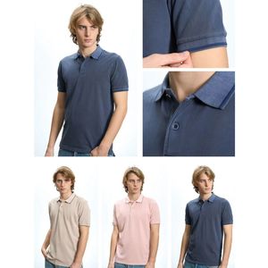 Polo homme uni simple à détails rayés sur le col et les manches