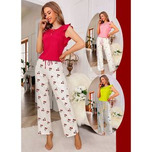 Ensemble de nuit avec haut à volants et d'un pantalon long imprimé - 12 pièces