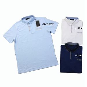 Polo pour homme à la coupe classique décoré d'un motif à carreaux