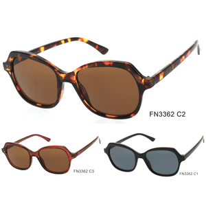 Lunettes de soleil femme d'une forme hexagonale allongée moderne