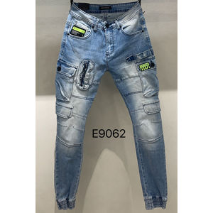 Pantalon jean bleu style cargo avec effet délavé en coton stretch