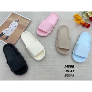 Mules conforts simples avec bride côtelée sur semelle épaisse et plate