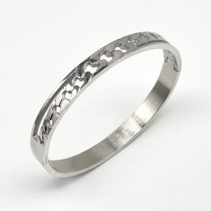 Bracelet en acier inoxydable argenté ajouré avec motif géométrique