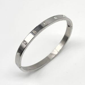Bracelet en acier inoxydable argenté avec zircons rectangulaires