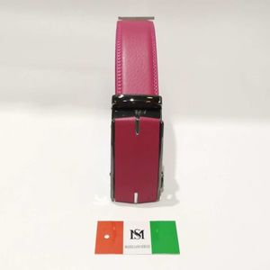 Ceinture fuchsia en croûte de cuir de vachette avec boucle automatique