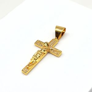 Pendentif plaqué or crucifix rehaussé de strass étincelants