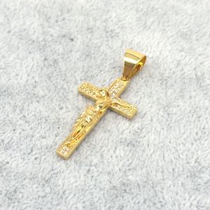 Pendentif plaqué or crucifix ponctuée de strass scintillants