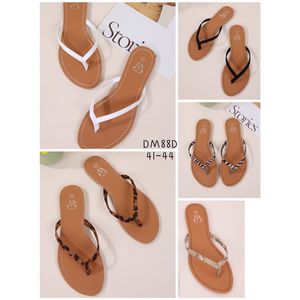 Tongs de couleur unie avec une finition mate pour grande taille 41-44