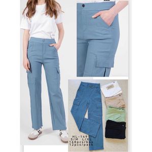 Pantalon cargo d'une coupe droite avec une braguette et bouton