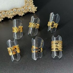 Bague réglable en acier inoxydable à la brillance dorée