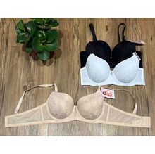 Soutien-gorge en dentelle bonnets D avec mousse intégrée et armatures