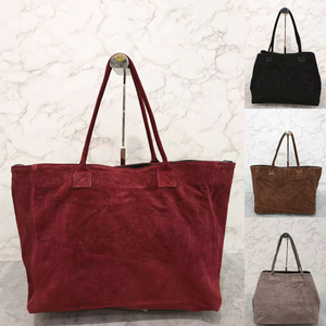 Sac cabas en croûte de cuire porté épaule avec un aspect  velouté et souple