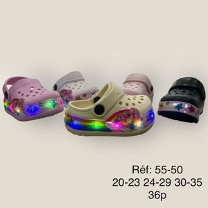 Sandales sabots LED à motif arc-en-ciel avec cœurs et étoiles taille 20 à 23