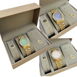Coffret taupe : montre arrondie sertis de strass  doré + bijoux en acier
