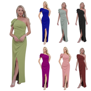 Robe de cérémonie longue asymétrique à épaule drapée et fente latérale