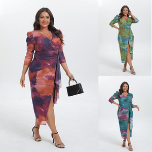 Robe drapée imprimée abstrait tie & dye à manches trois quarts en grande taille