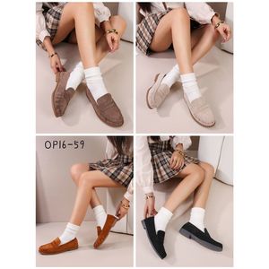 Mocassins en suédine souple avec des surpiqûres visibles taille 36 - 41