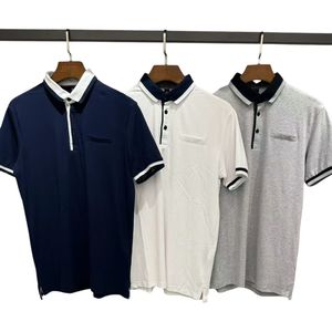 Polo classique uni avec bords contrastants au col et aux manches