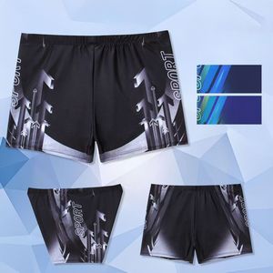 Short de bain imprimé Sport avec flèches stylisées en dégradé sur les côtés