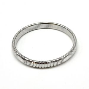 Bracelet en acier inoxydable argenté à maillage fin imbriqué