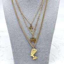 Collier superposé avec des breloques à motif de mystère d'Égypte